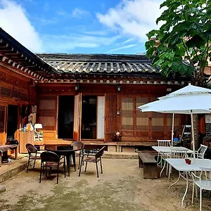  Holiday home Namhyundang - Hanok Korean Traditional House